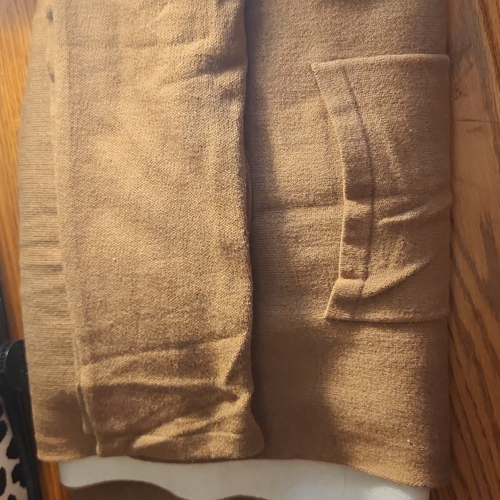 Cardigan - Picture 2 of 4